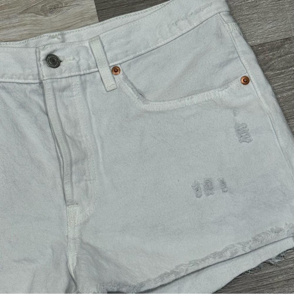 Levi’s 501 White Denim Shorts – Size 30 - Picture 3 of 11